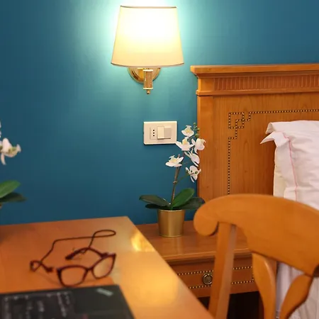 Lvg Hotel Collection - Majestic 4*