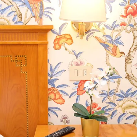 Lvg Hotel Collection - Majestic 4*