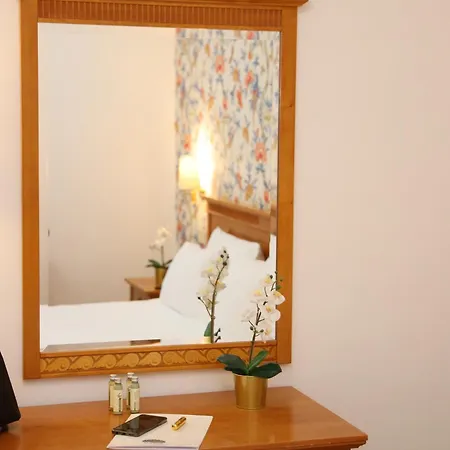 מלון Lvg Collection - Majestic 4*