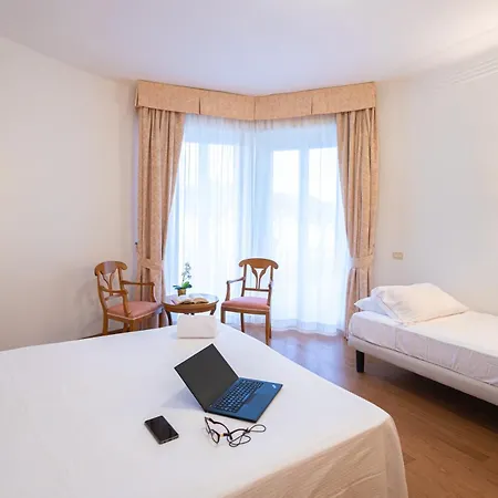 Lvg Hotel Collection - Majestic 4*