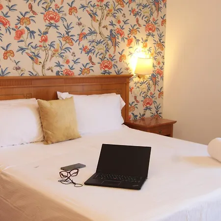 Lvg Hotel Collection - Majestic 4*