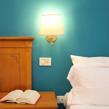 Lvg Hotel Collection - Majestic 4*