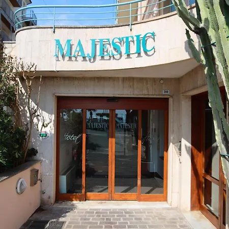 Majestic By Lvg Collection 호텔 4*