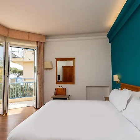 Lvg Hotel Collection - Majestic 4*