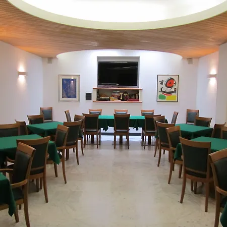 Lvg Hotel Collection - Majestic Hotel 4*