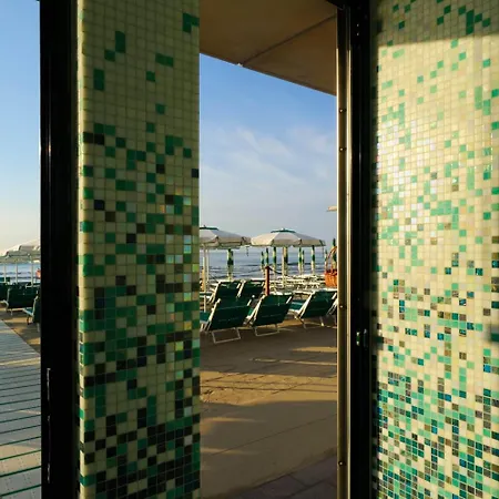 Lvg Hotel Collection - Majestic Hotel 4*