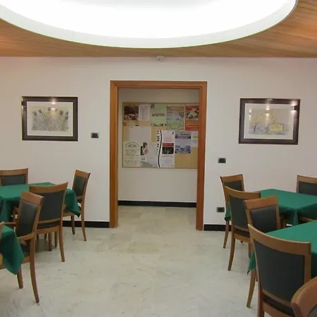 מלון Lvg Collection - Majestic 4*