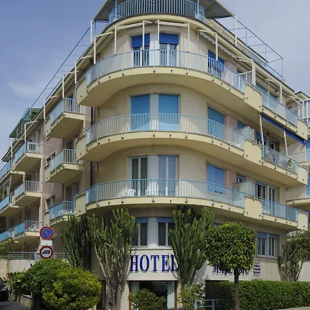 Lvg Hotel Collection - Majestic 4*