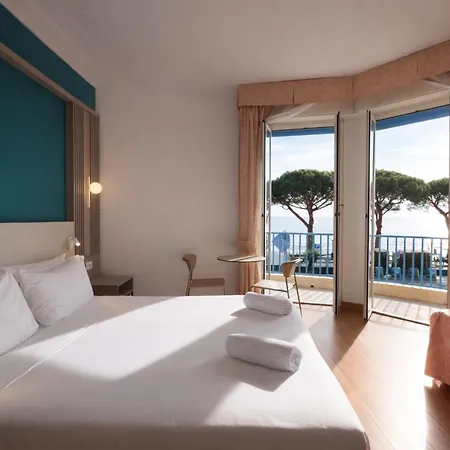 Lvg Hotel Collection - Majestic 4*