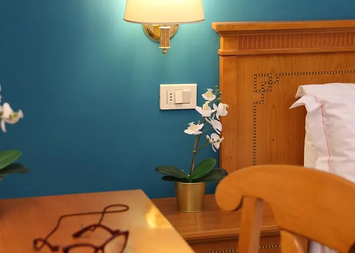 Lvg Hotel Collection - Majestic 4*