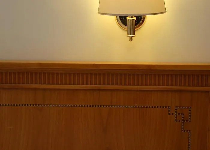 Lvg Hotel Collection - Majestic Hotel 4*