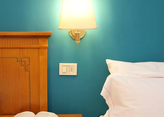 Lvg Hotel Collection - Majestic 4*