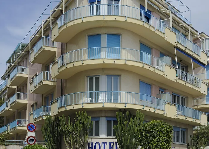 Lvg Hotel Collection - Majestic 4*