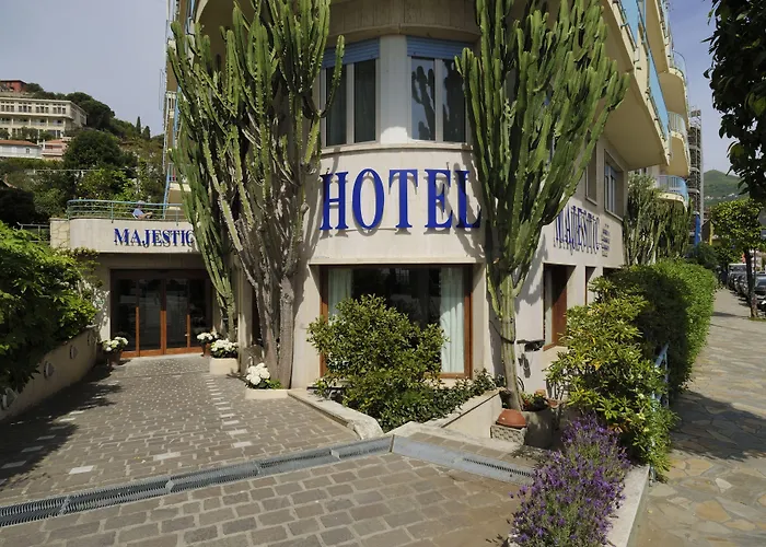 Hotel Lvg Collection - Majestic 4*