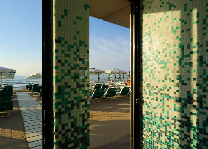 Lvg Hotel Collection - Majestic Hotel 4*