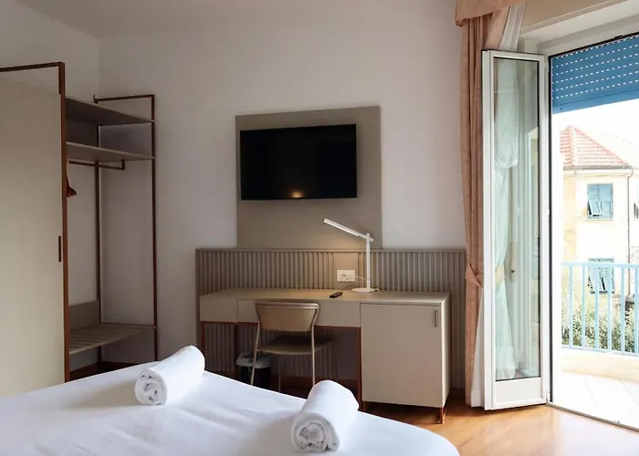 Lvg Hotel Collection - Majestic 4*