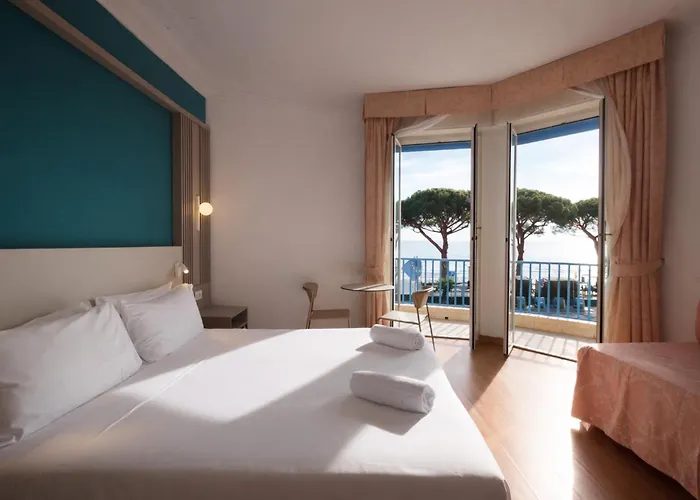 Lvg Hotel Collection - Majestic 4*